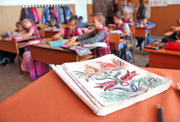 „Hátrafele halad” az oktatás, a hatóságokkal fenyegetőzik a tanügyminiszter