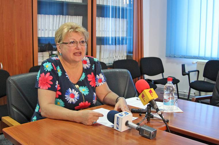 A postás hozza az egészségügyi kártyát