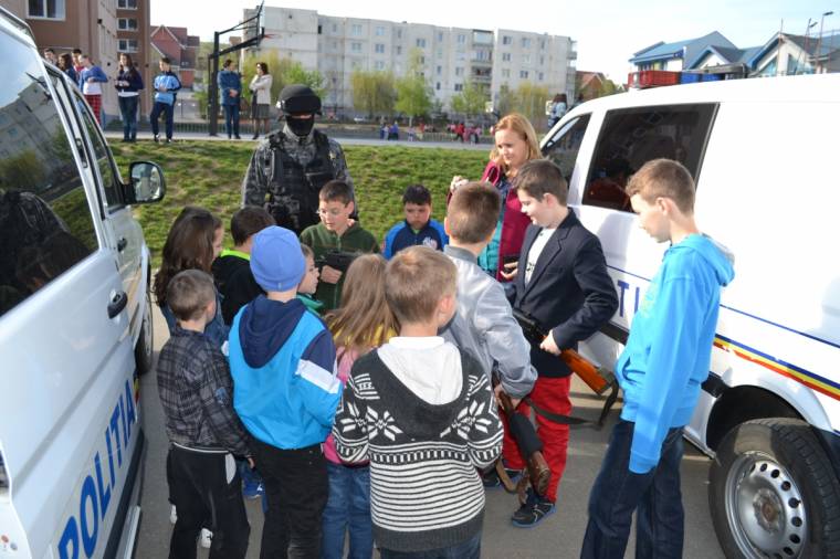 Tájékoztató kampányt indít a belügyminisztérium az iskolákban a gyerekek biztonsága érdekében