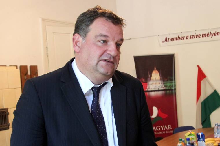 Budapest előrelépést remél a Szijjártó-látogatástól