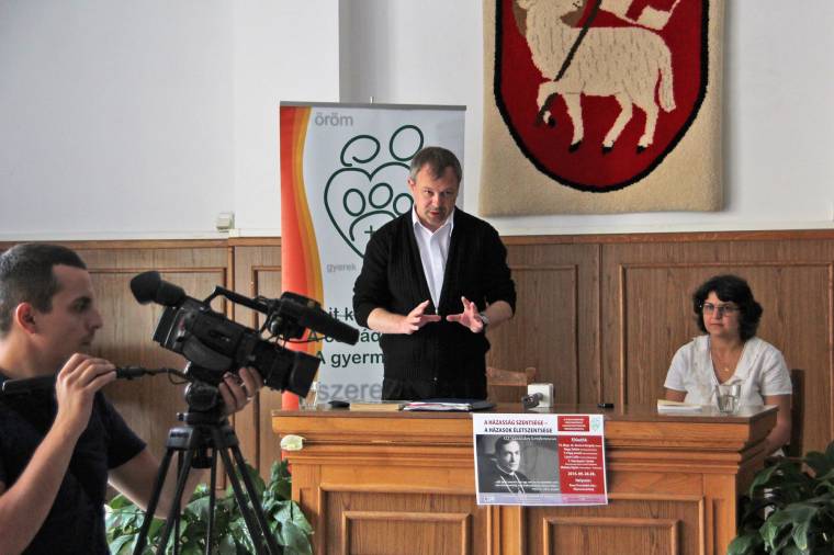 Márton Áron üzenete hív családos konferenciára