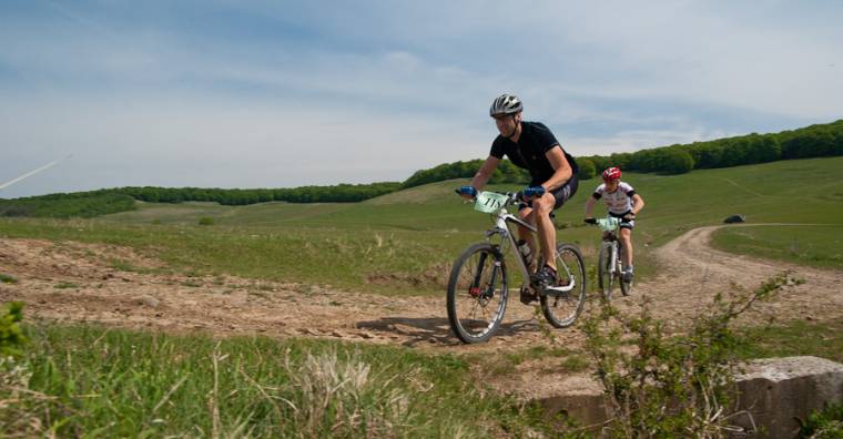Triatlon és hegyikerékpár a Haller-kastélynál