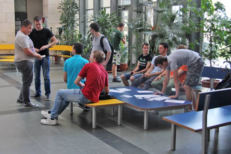 Hatalmas segítség lehet az ösztöndíjemelés az egyetemistáknak