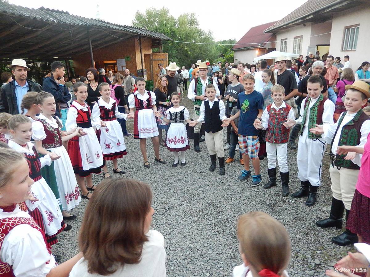 &bullet;  Fotó: Gligor Róbert László