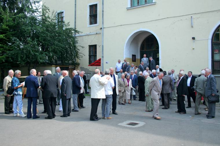 Öregdiákok, ha összebotlanak nyárelőn