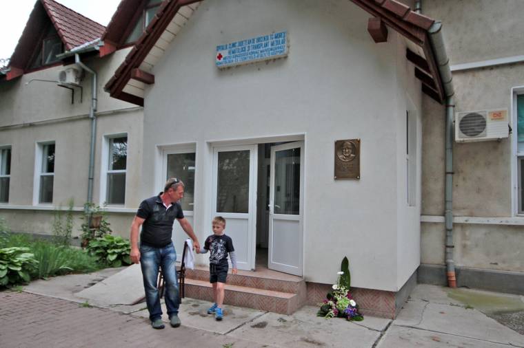 Jelentős adomány a csontvelő-átültetési klinikának