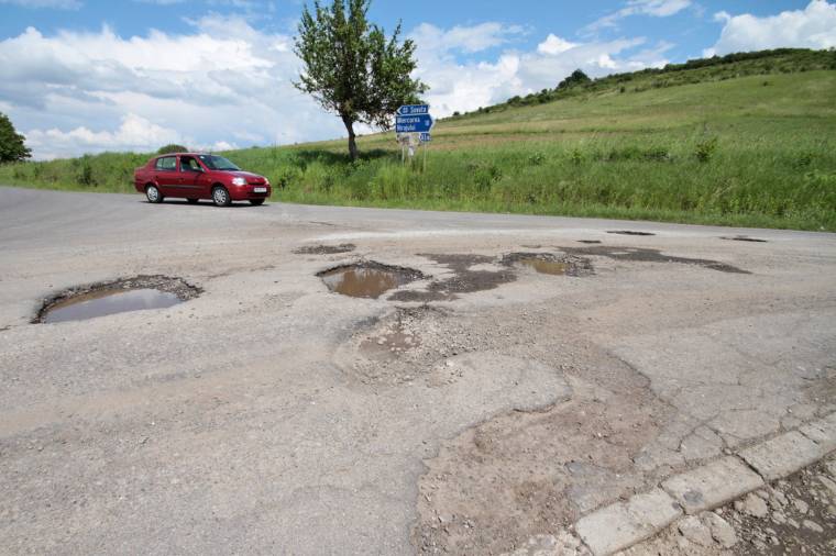 Ismét megpróbálják átadni a Nyárádtő–Ákosfalva útszakaszt