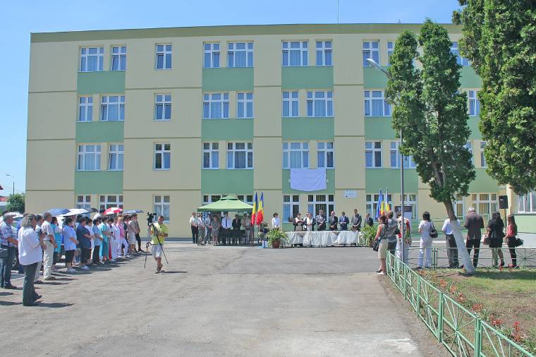 Nehéz dió lesz „feldarabolni” a mamut szociális intézményeket