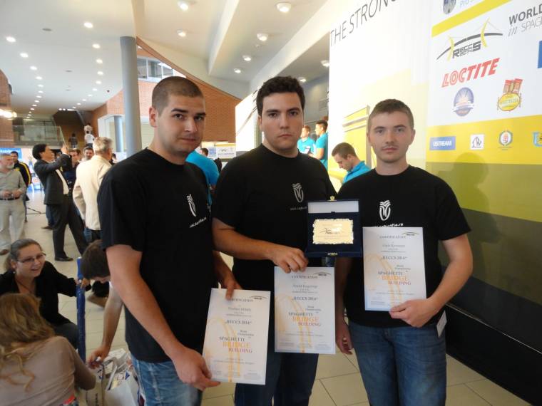 Sapientiás csapat tésztahídja lett a legszebb