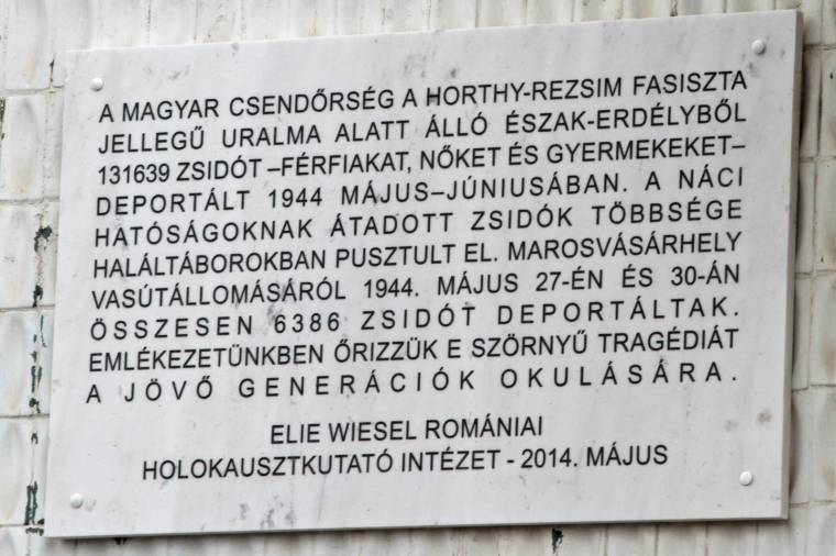 Magyargyűlöletre felszólító emléktáblák