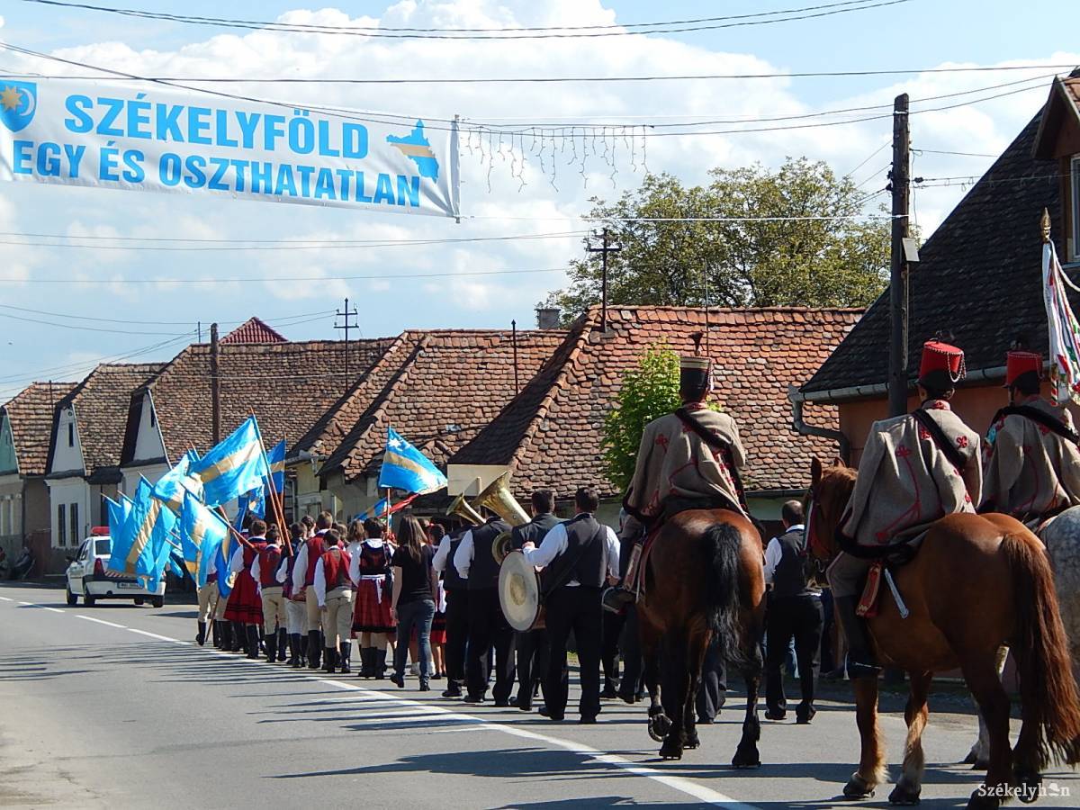 &bullet;  Fotó: Gligor Róbert László