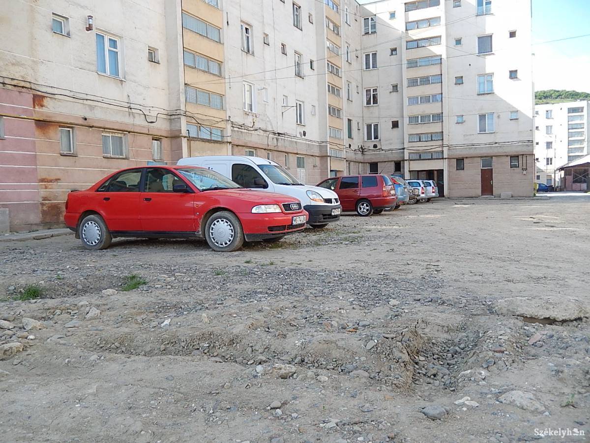 &bullet;  Fotó: Gligor Róbert László