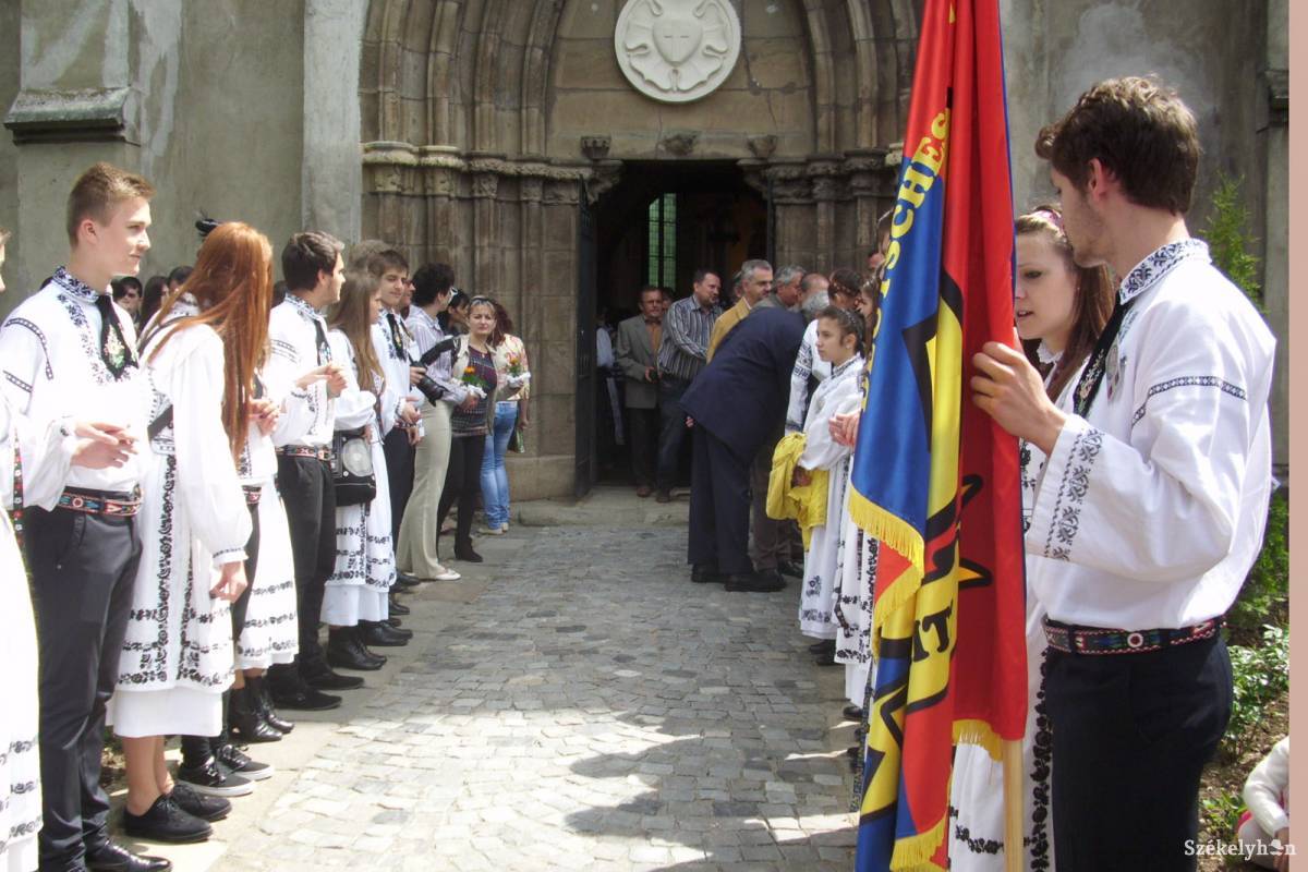&bullet;  Fotó: Bakó Zoltán