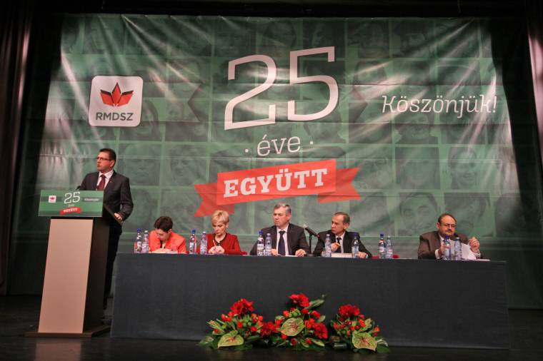 Hétfőn eldől, hogy kormányra lép-e az RMDSZ