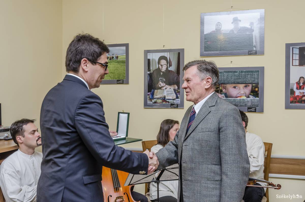 Bálint Zsigmond a magyar köztársaság arany érdemkeresztjét is átvette 2014-ben •  Fotó: Veres Nándor