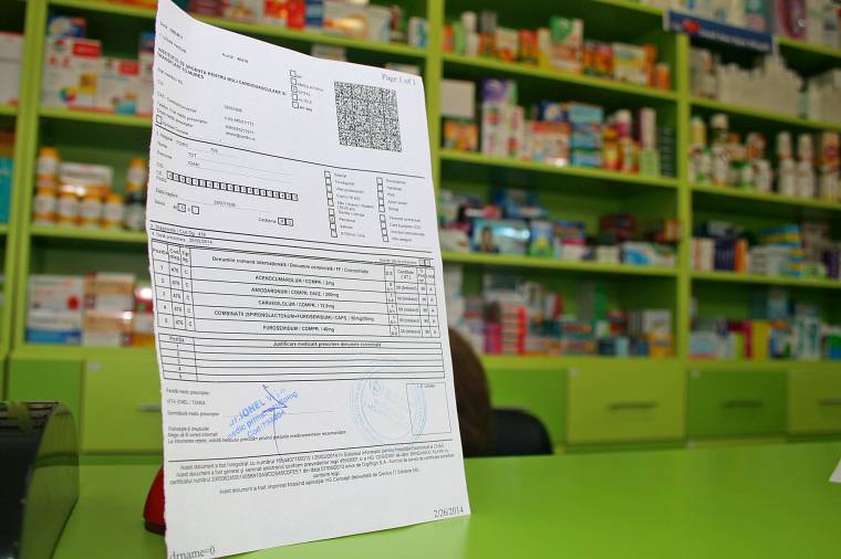 Újabb fehér köpenyes bűnszervezetet lepleztek le