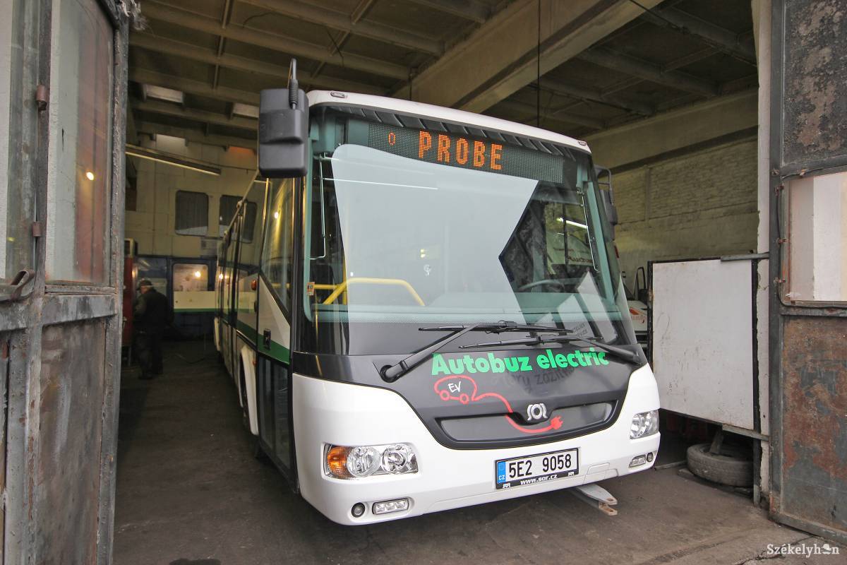 Ezt az elektromos autóbuszt kipróbálták már Vásárhelyen, de állítólag nem vált be •  Fotó: Boda L. Gergely