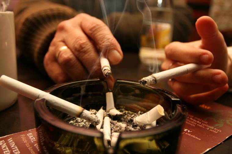 Szorgalmazzák a dohányzás zárt helyekről való kitiltását