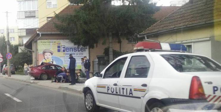 Ház oldalának ütközött