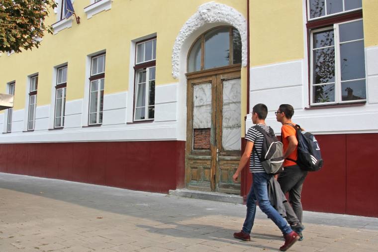 Nem minden iskola ünnepel pünkösd másodnapján