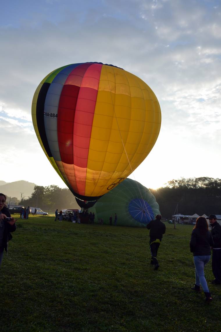 Hőlégballonok parádéja Vármezőn