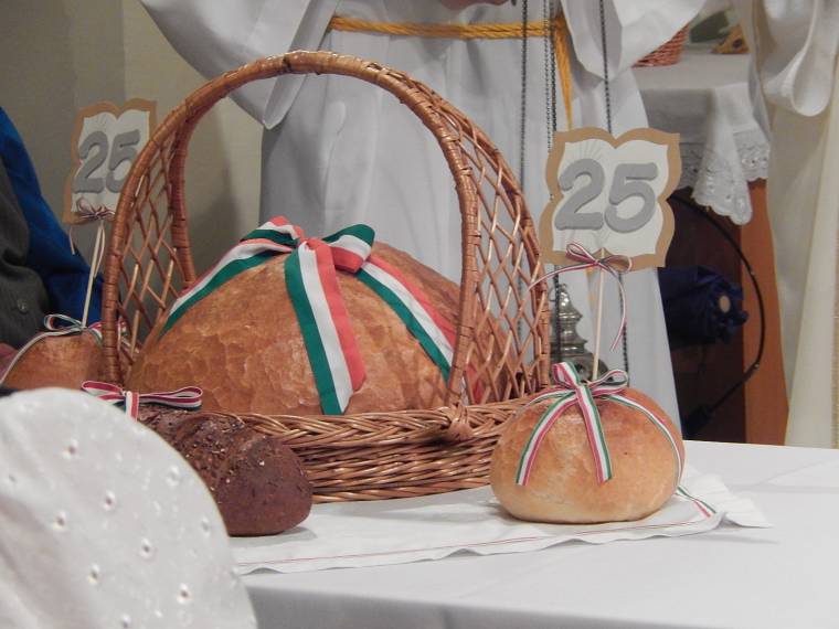 Kakast főztek a kakasdiaknak