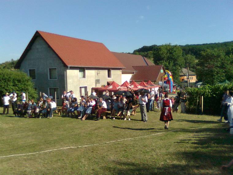 Nagykorúsítással ünnepelt Mezőbergenye