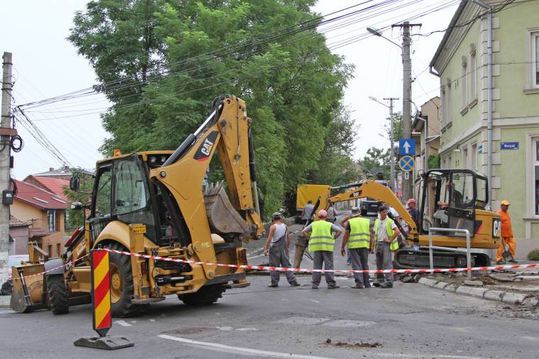 Életbe lépett a felújítás miatti forgalomváltozás Marosvásárhelyen