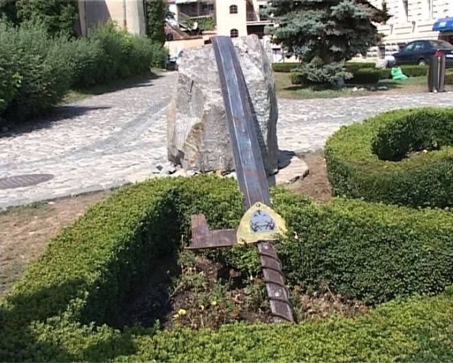 Megrongálták a „titánok kardját”