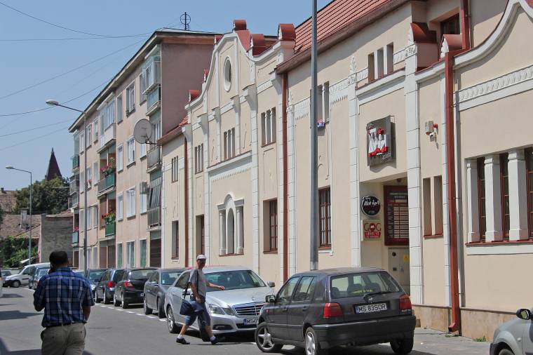 Gyerek- és felnőttelőadással indít az Ariel