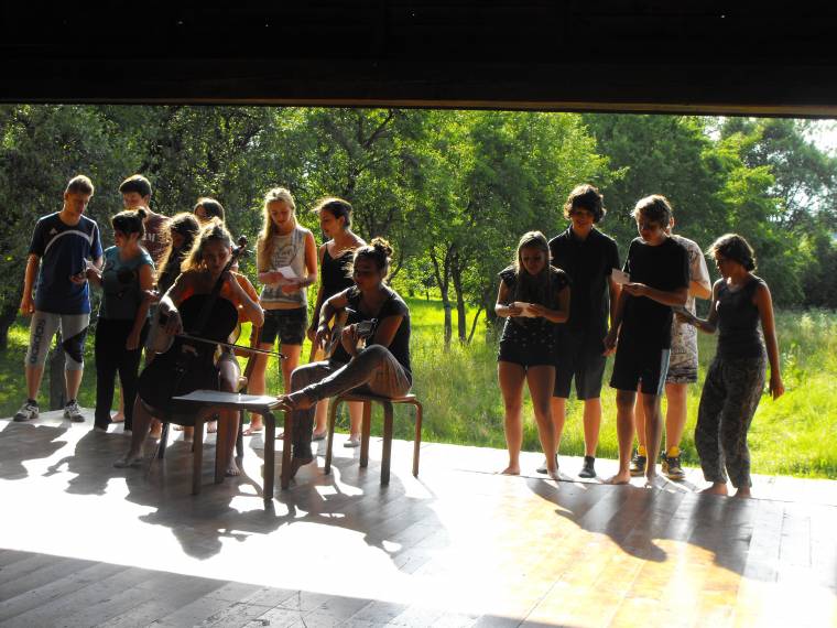 Gyerekszínészek a Csűrszínházban