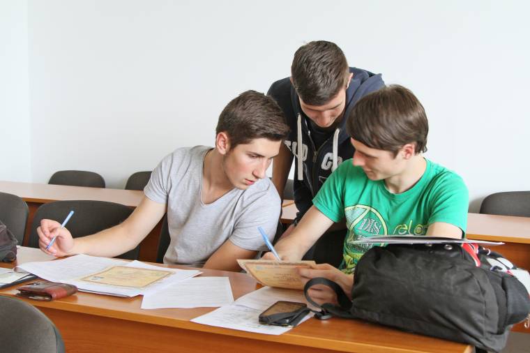Zajlik az őszi egyetemi felvételi a csíki Sapientián