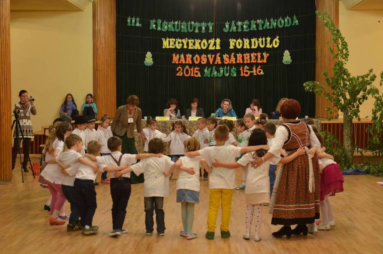 Ovisok kiskurutty vetélkedője