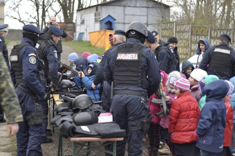 A rendőrök is részt vesznek az Iskola másként programban