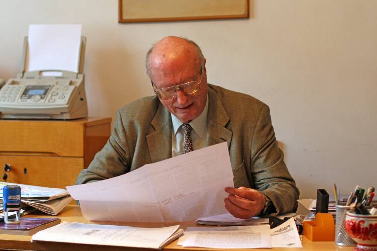 Polgári perbe fogják Valentin Bretfeleant