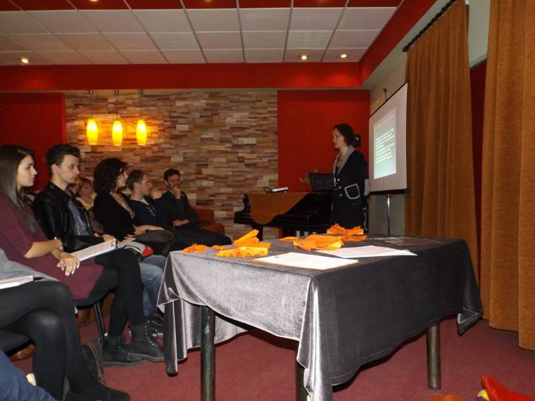 Tudományos konferencia a művészet és oktatás kapcsolatáról