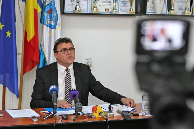 A rendőrség nem tágít a kétnyelvű utcanévtáblák ügyében