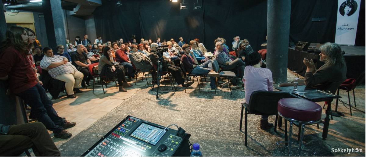 •  Fotó: nemzeti szinhaz tompa miklos tarsulat