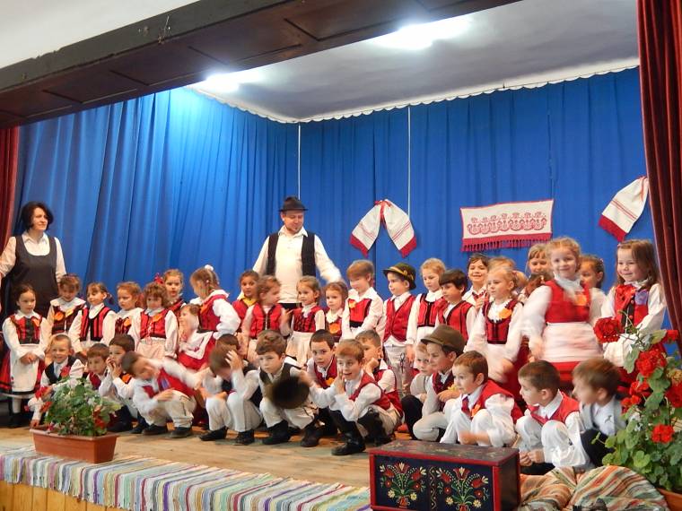 Nyárádmenti gyereksereg Gálfalván