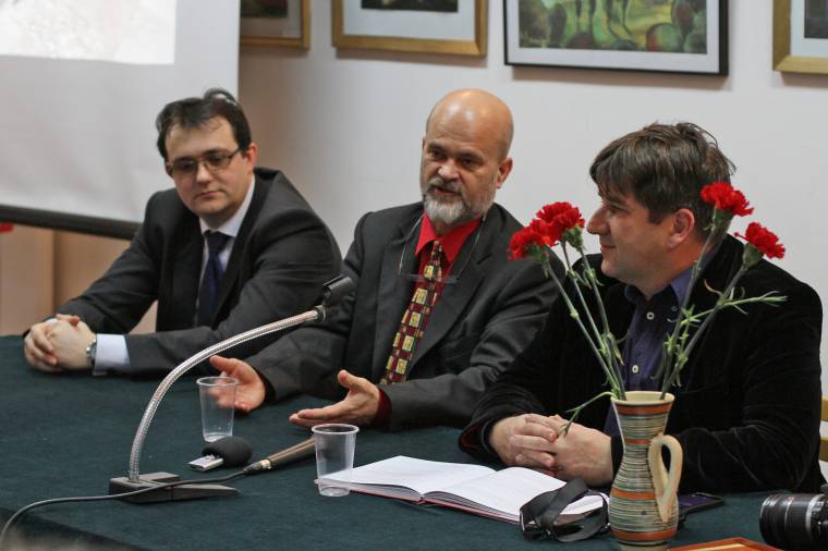 Idegsebészeti szakkönyv után szakácskönyv