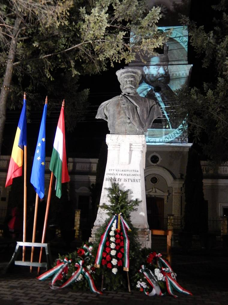Bukarestből Debrecenbe kerül Bocskai István jogara