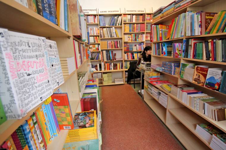 Mentor: pontot tesznek a könyvkiadás végére