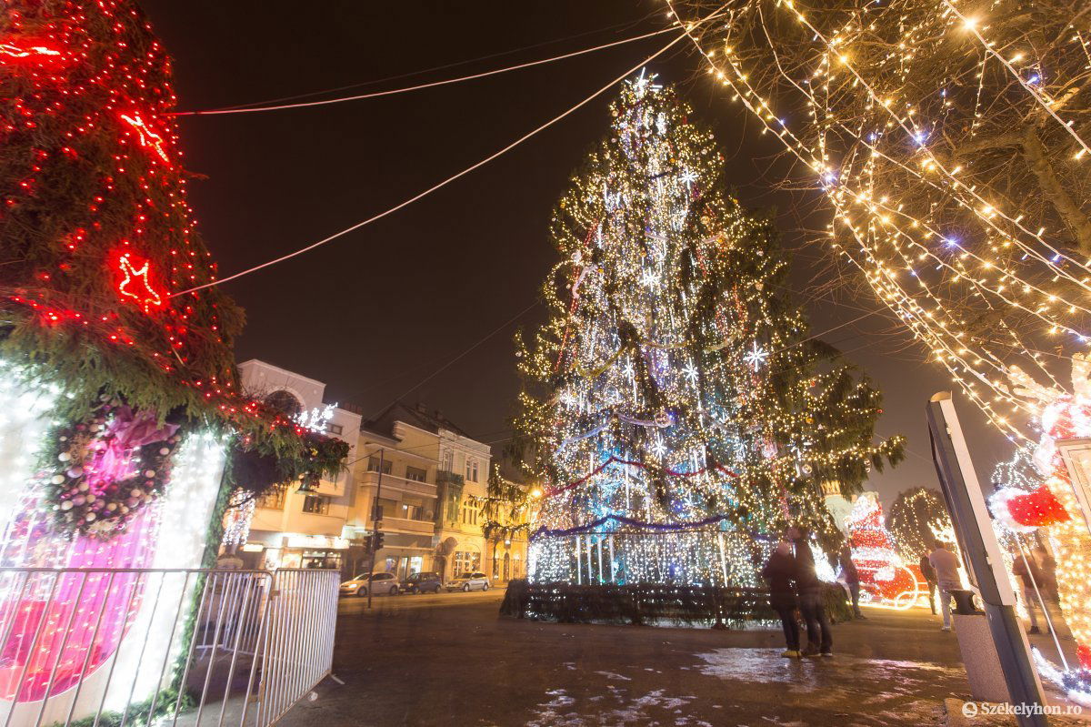 December 6-ától lesz újra díszkivilágítás. Archív •  Fotó: Boda L. Gergely