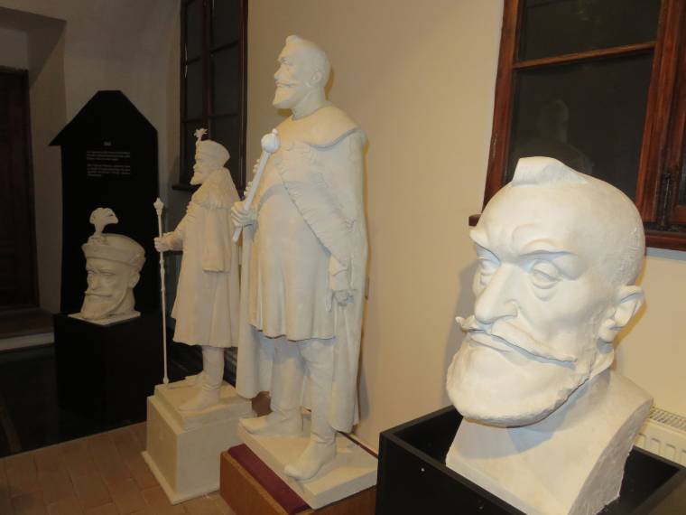 Kihirdetik a nyertes szoborpályázatot