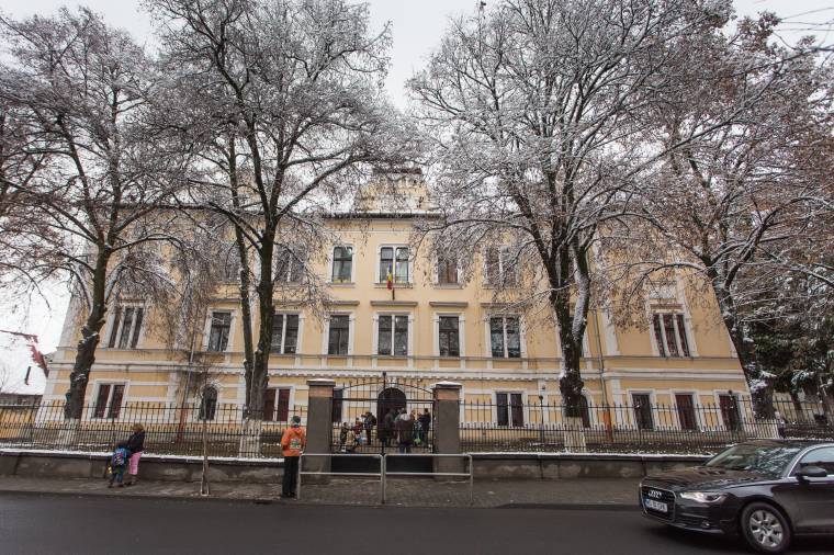 Mégis prioritás a katolikus gimnázium ügye?