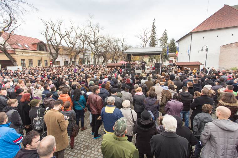 Utcára vonult a „dühös és csalódott” erdélyi magyarság