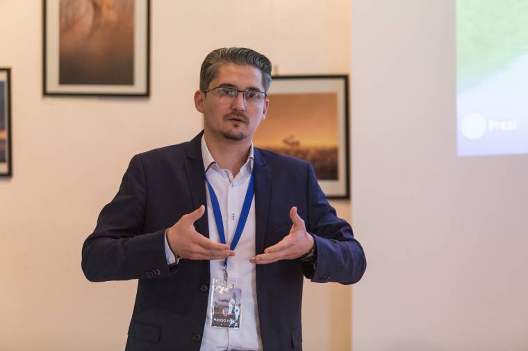 Tele tervekkel az újságíróból lett polgármester