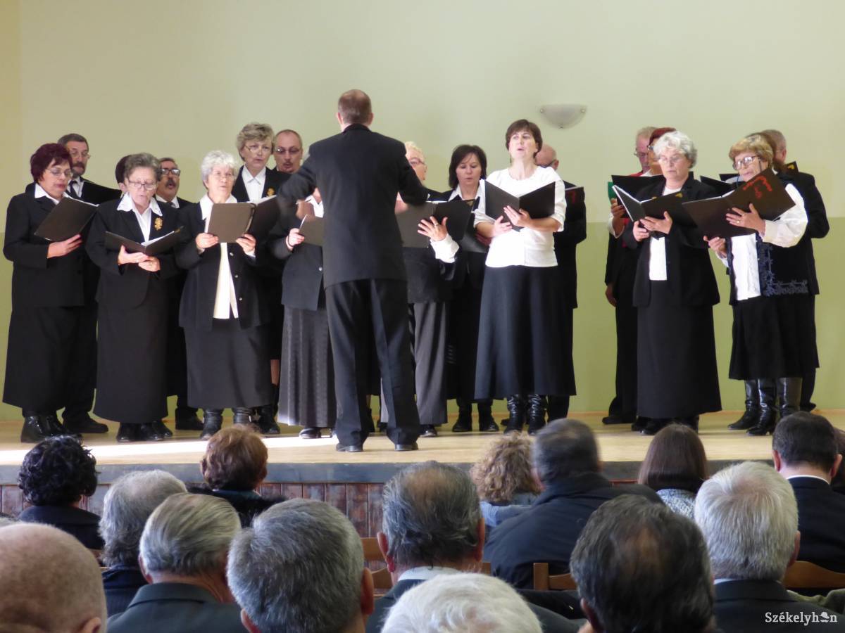 &bullet;  Fotó: Gligor Róbert László