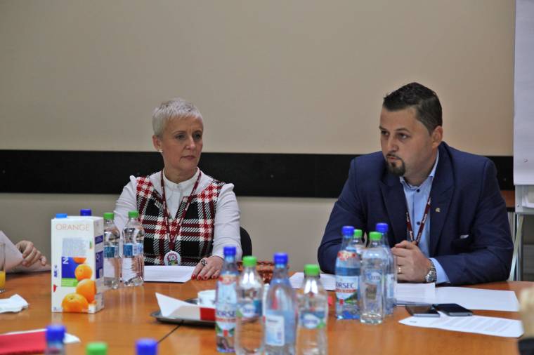 Humanitárius, környezetvédelmi, oktatási közösségi projekteket támogatnak