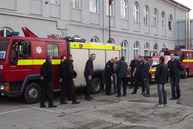 Az Egyesült Királyságból és Németországból jöttek, tűzoltóautókat hoztak